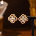 Clover Earring with Emerald - Image 2