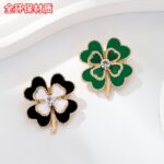 Double Clover-Shaped Brooch - Image 3