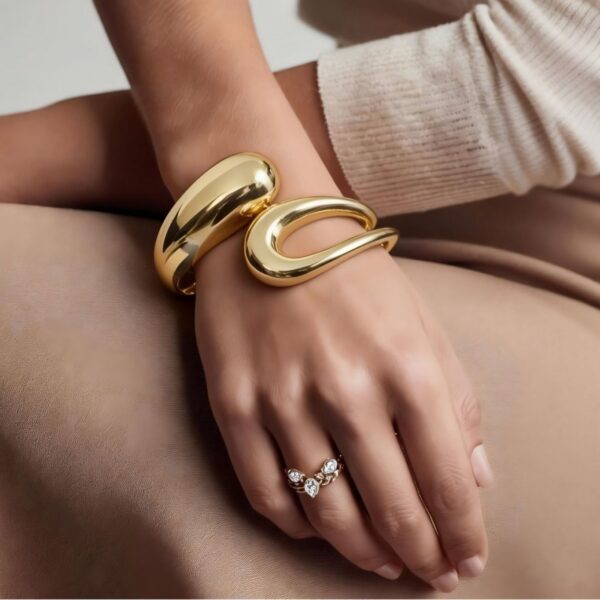 Irregular Mirror Bracelet Made of Eco-Friendly Metal