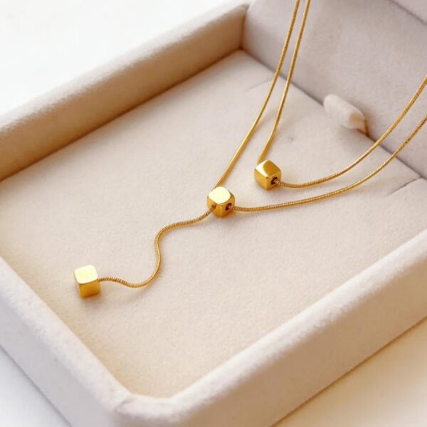 Long Wire Gold Necklace with Three Squares