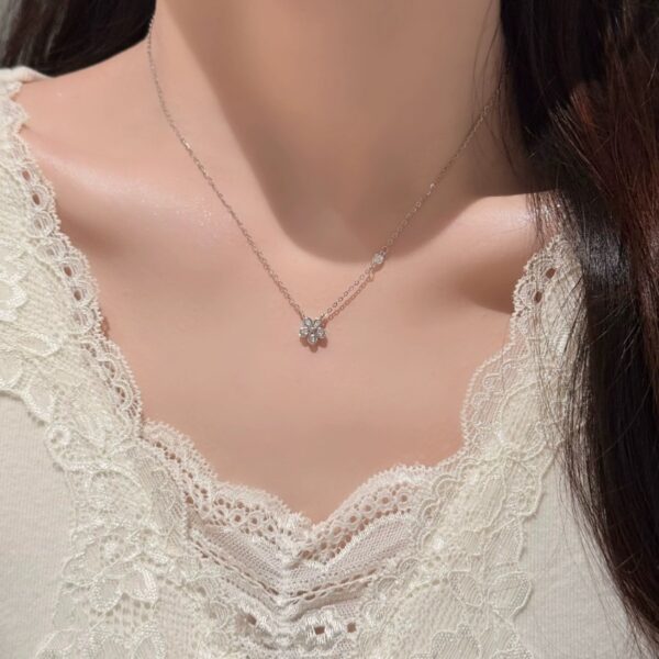 Flower Pendant Necklace